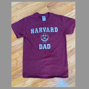 Men's Gildan 'Harvard Dad' t-shirt Size S